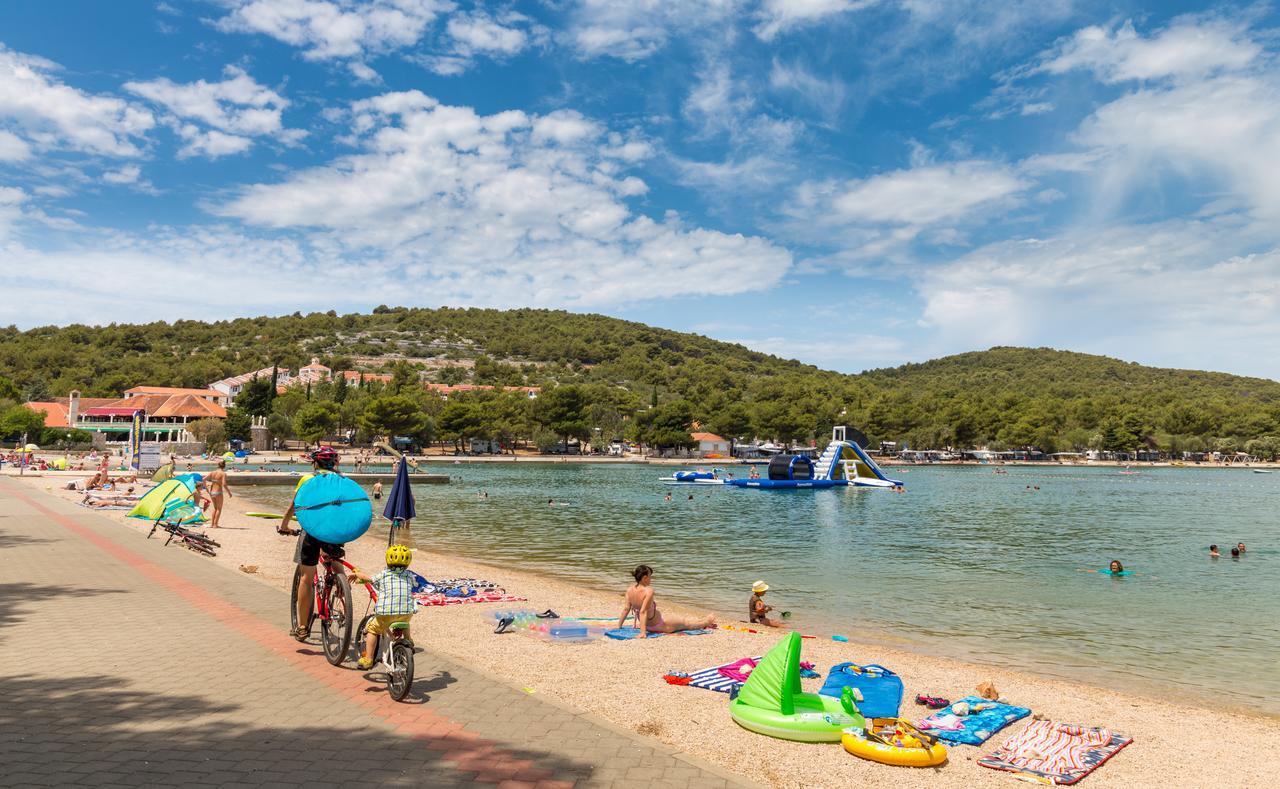 Victoria Mobilehome Jezera Village Holiday Resort Bagian luar foto