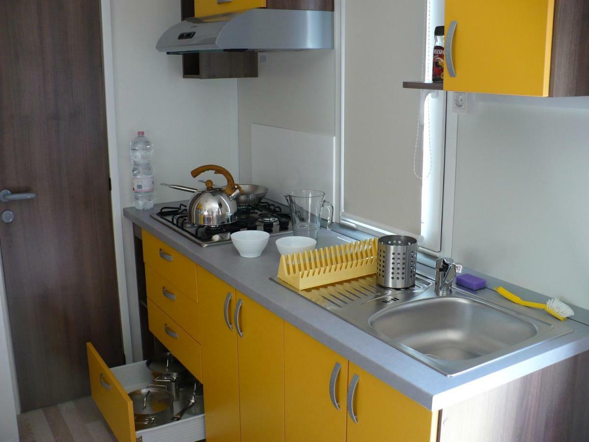 Victoria Mobilehome Jezera Village Holiday Resort Bagian luar foto